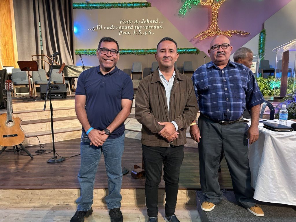 photo_5134435426306731169_y