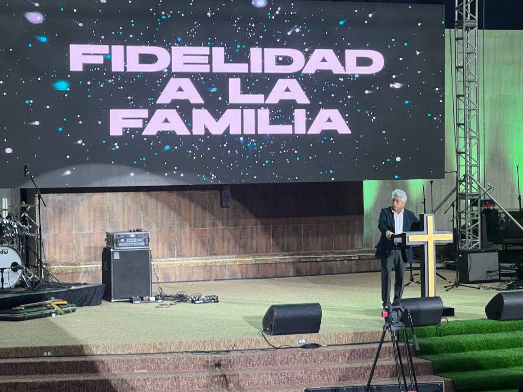 photo_4956453536342412363_y